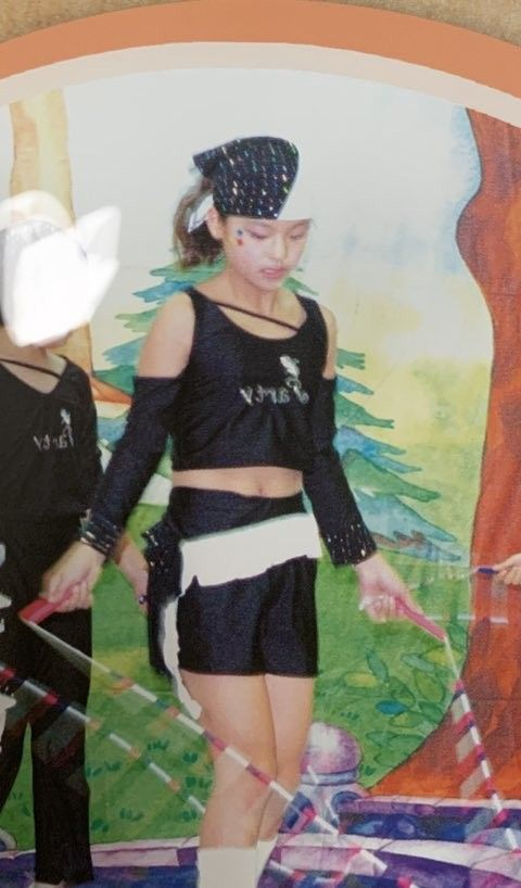 xennryj's tweet photo. helppp??? yeji predebut is so pretty https://t.co/Op8wN5Clwo