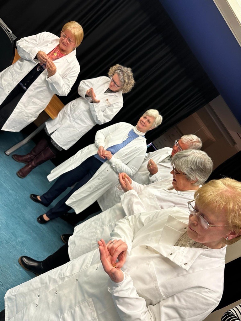 S_D_W_G's tweet photo. 📰Check out our latest newsletter sharing @S_D_W_G & @NDCAN_Scotland members' highlights from their recent visit to the @EdinburghUni Brain Sciences Lab
👉https://t.co/GxEekC83qf
#ActiveVoice #Dementia #Research #BrainScience #PartnersInResearch https://t.co/uWZ9FtBCii