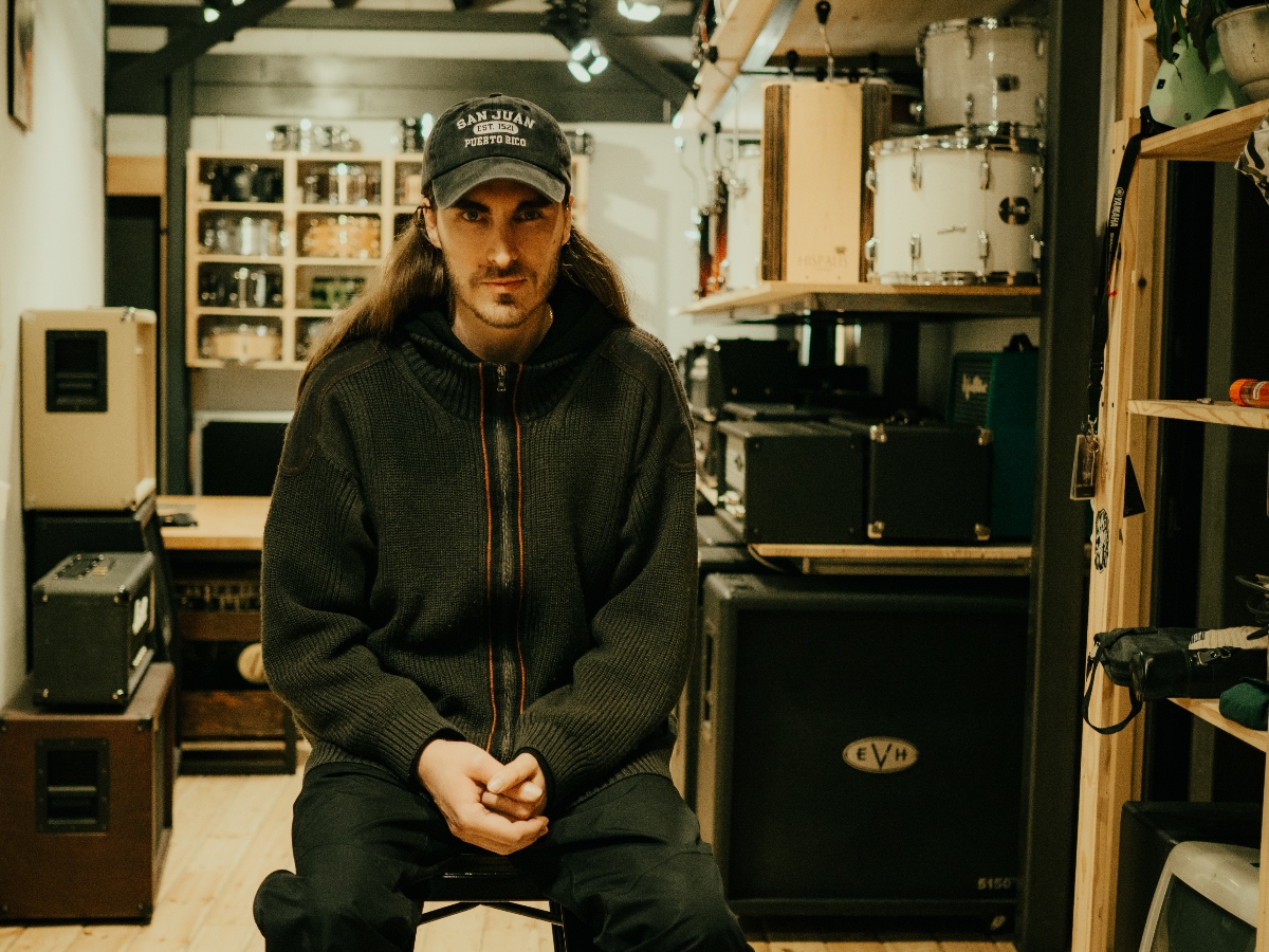 “Ojalá supiera educar a mi audiencia para que no esperen nada de mí”.

Hablamos con @carlosares de “Peregrino”, su primer disco. Se trata del protagonista del álbum, un personaje encarnado por su propio autor.

✍️ @andreagirona_
📷 <a href="/_marinabenitez_/">Marina Benítez 🔥</a>

crazyminds.es/entrevistas/en…