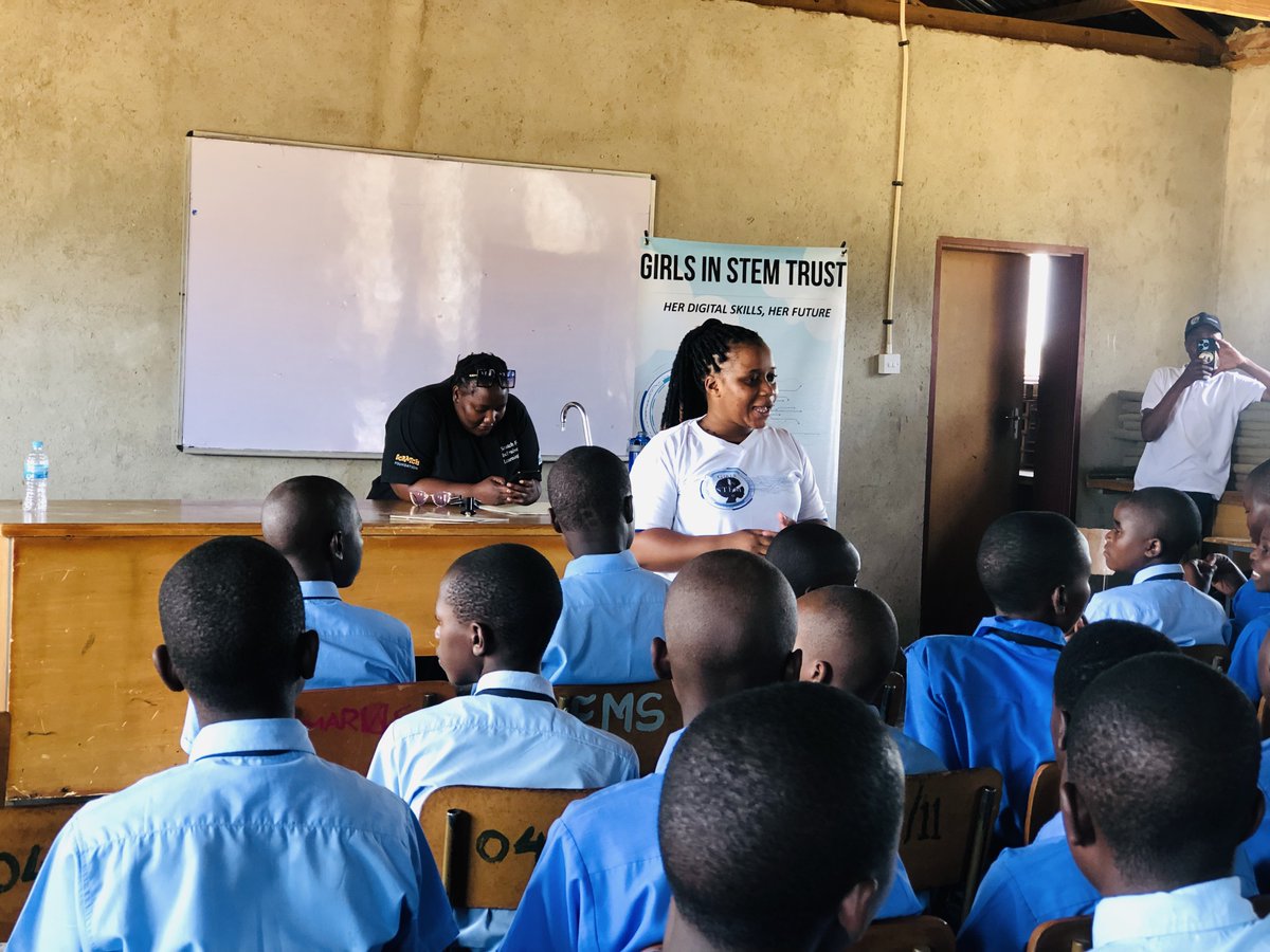 🌟 Empowering Girls to Make Informed Choices! 🌟 We had an incredible STEMinist Community Series at Emsizini Secondary School, where our girls took charge of their lives and explored the topic of #MyLifeMyChoice