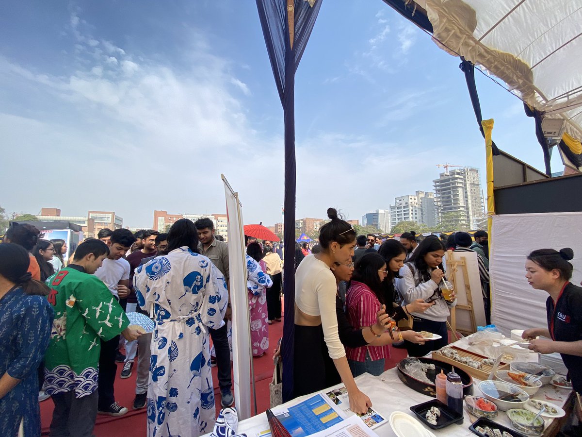 JapaninIndia's tweet image. The Embassy of Japan, with the support of #EBISU restaurant and
#CHIRAN tea, set up a booth at the Amity Youth Festival on Feb 29 and March 1. #MEXTScholarships, #JETprogram, trying Yukata👘 and Japanese food were the main highlights!