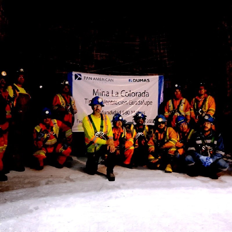 im_mining's tweet image. Two major shaft sinks completed! @CementationInc has finished the #OnapingDepth 7.2 m diameter winze at 2,635 m depth for @GlencoreCanada in the #Sudbury Basin; in Mexico, @DumasMining has completed a 580 m, 5.5 m diameter ventilation shaft for @PasMexico tinyurl.com/4yyueje7