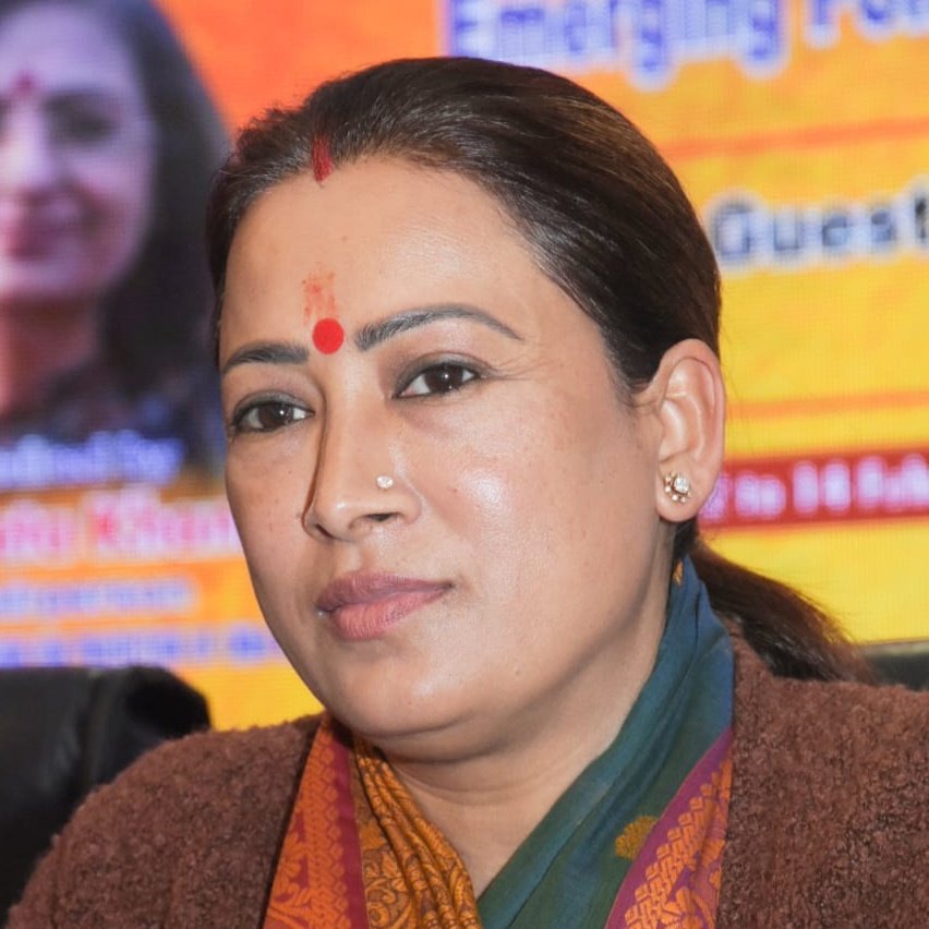 rekhaaryaoffice's tweet photo. #NewProfilePic https://t.co/abXm6JIb18