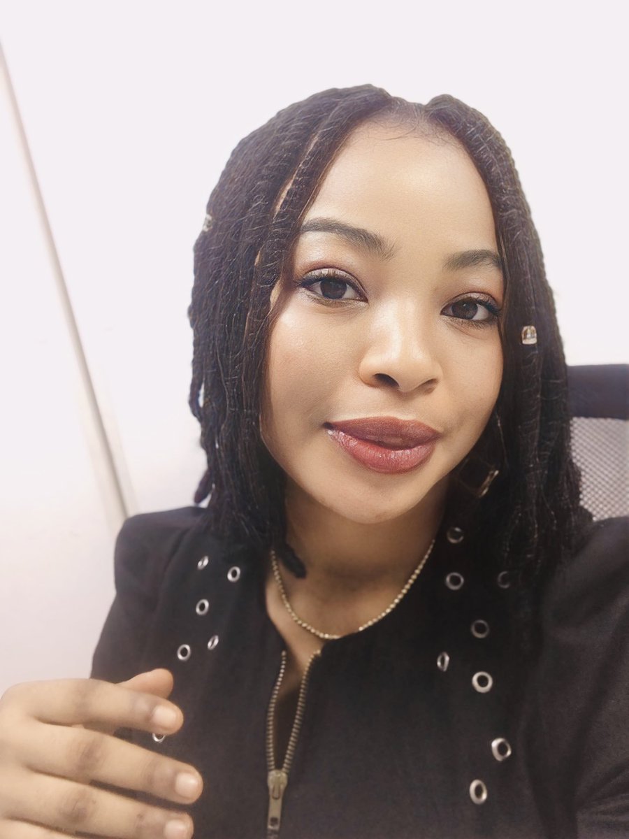 temipearl_'s tweet photo. Yes, you can call me rose πΉbut I am Pearl. π
Happy New Week! βοΈ
#TemitopeAdekunle #CXBabe #CarpeDiem https://t.co/9U8Va8xue1