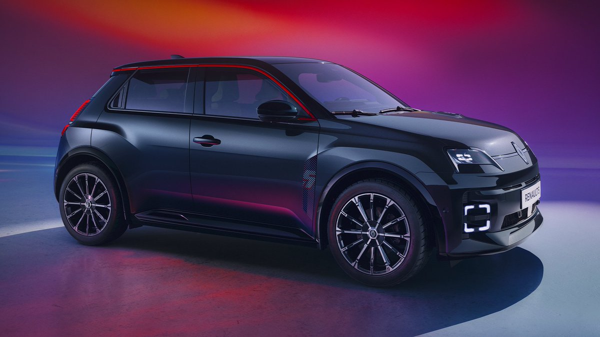 renault_uk's tweet photo. #Renault5 #ETech 100% #electric
#INTER5CTIVE - openR link with Google* built-in: vocal assistant, real-time navigation &amp; more than 50 apps. And for the first time: you can interact with reno, Renault's official avatar, your travel companion who is just as cheeky as your Renault 5 https://t.co/lHFqhy1pMs