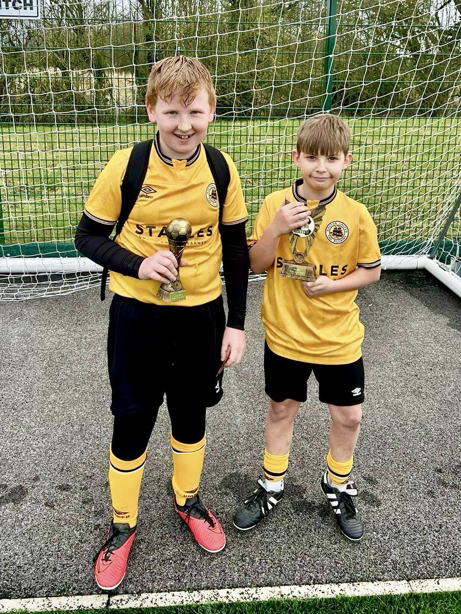 BUCFC's tweet image. U11s vs Deeping United Yellows. 
We started strong, moving the ball quickly, controlling midfield to result in good attacking moves. We pushed to gain a significant advantage with some great individual and team goals. Well done to Parents POTM Spencer and Coaches POTM Jake 🧡🖤⚽️