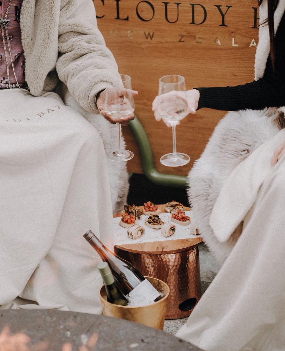 Make the most of the last weeks of winter with Cloudy Bay x Cinque Studio’s winter Apèro at FIVE Zurich🥂❄️ 

For bookings, call +41 44 456 55 55

#discoverFIVE #vibeatFIVE #fivehotelsandresorts #fivezurich #cloudybay #apero