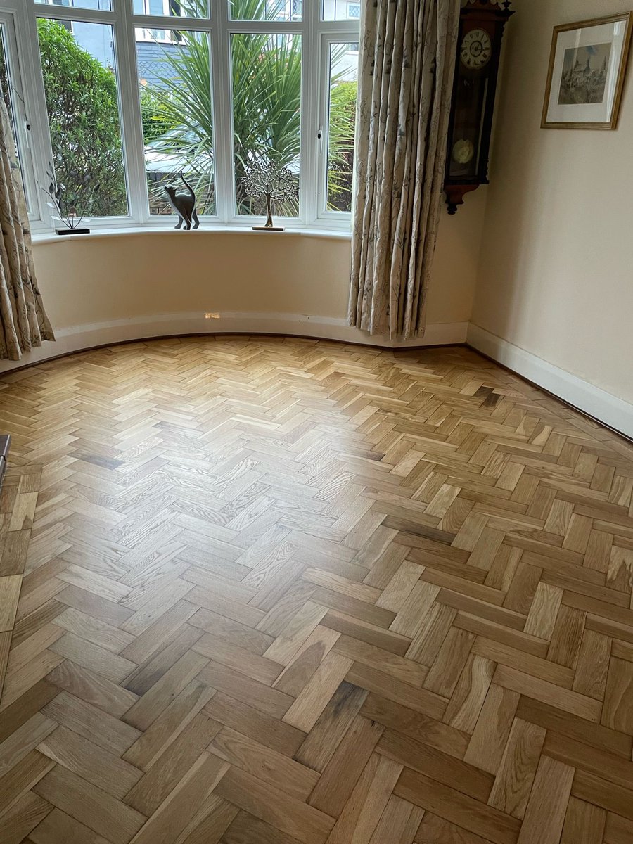 Here we had Oak Parquet wood flooring. We had to take up the whole floor as all the blocks were loose. Once we reinstalled the blocks, we used our virtually dust free floor sanding machines to sand the floor.
#parquet 
#herringbone 
#wood 
#flooring 
#plymouth
#devon
#cornwall