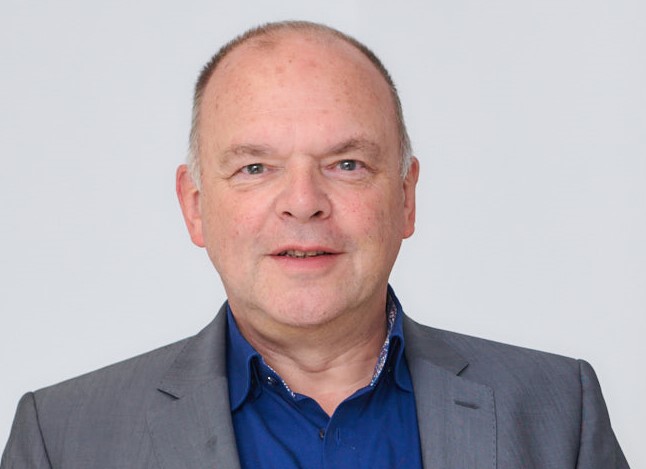 Peter Andreas Staub, Mitglied des Vorstandes von <a href="/LPKRLP/">LPK RLP</a> und <a href="/KV_RLP/">KV Rheinland-Pfalz</a>  im Ärzteblatt RLP: Aufruf, Gesicht zu zeigen für ein „Miteinander der Verschiedenen“.  #Psychotherapeut*innen u. Ärzt*innen kommt diesbezüglich besondere Verantwortung zu: lpk-rlp.de/detail/miteina… #Vielfalt