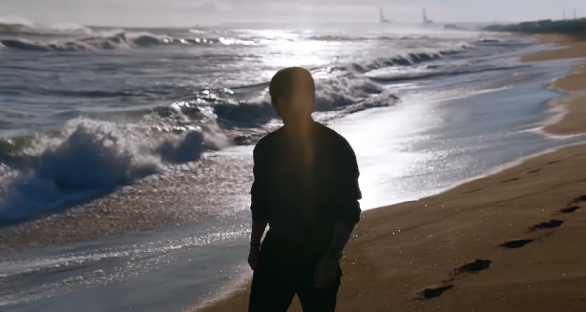 티저에서 제일 좋은 컷 모아모아 색감만 살짝 건드려범 너무조하