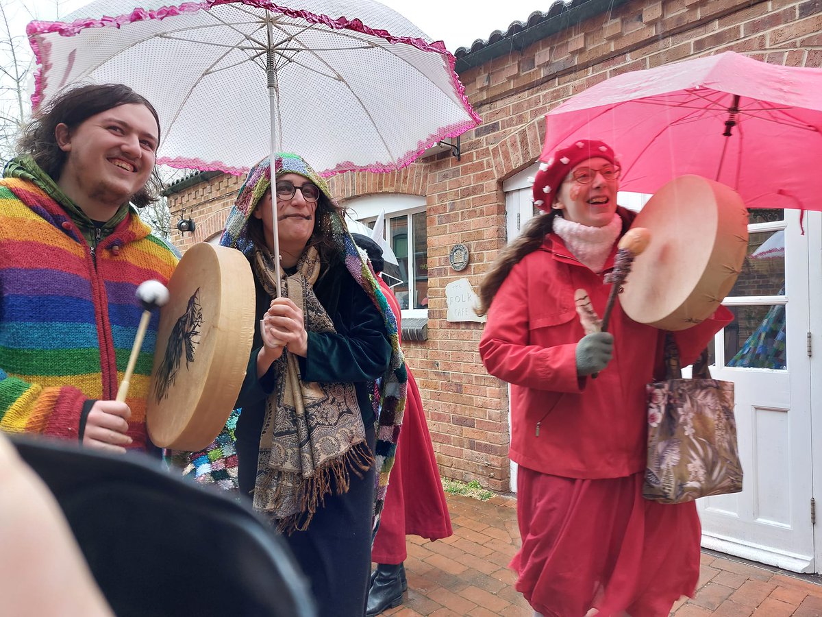 On Saturday we paraded through the rain-soaked streets of Gloucester, braving freezing weather and confused onlookers, to promote the Spring Faery Fayre on the 23rd and 24th of March at @thefolkofglos . Please make our efforts worthwhile by coming if you can! More info below 👇