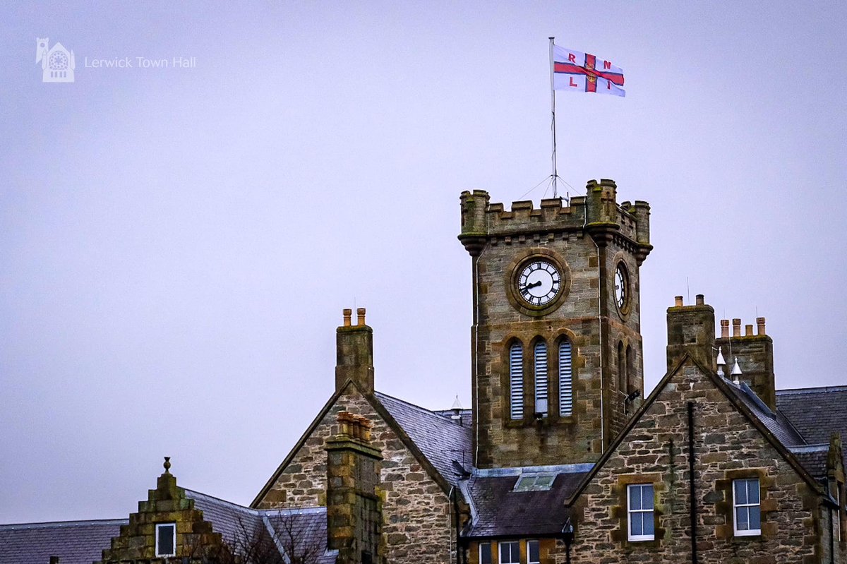 The @RNLI flag is flying at #LerwickTownHall today to mark their anniversary - founded on this day in 1824 and saving lives at sea for 200 years 🛟 #RNLI200 #RNLI #SavingLivesatSea #Shetland