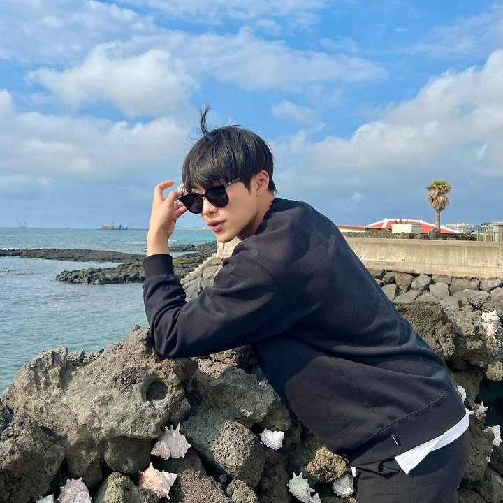 lgabrielorbr's tweet photo. Instagram
ᅠ
     ᅠᅠ➤   Lee Gabriel
ᅠ        
 ◈ ━━━━━━━ ⸙ - ⸙ ━━━━━━━ ◈
             
 Je crois que j'ai un Fan. Aka @Lenorbr1 https://t.co/rEGMPzRtfY