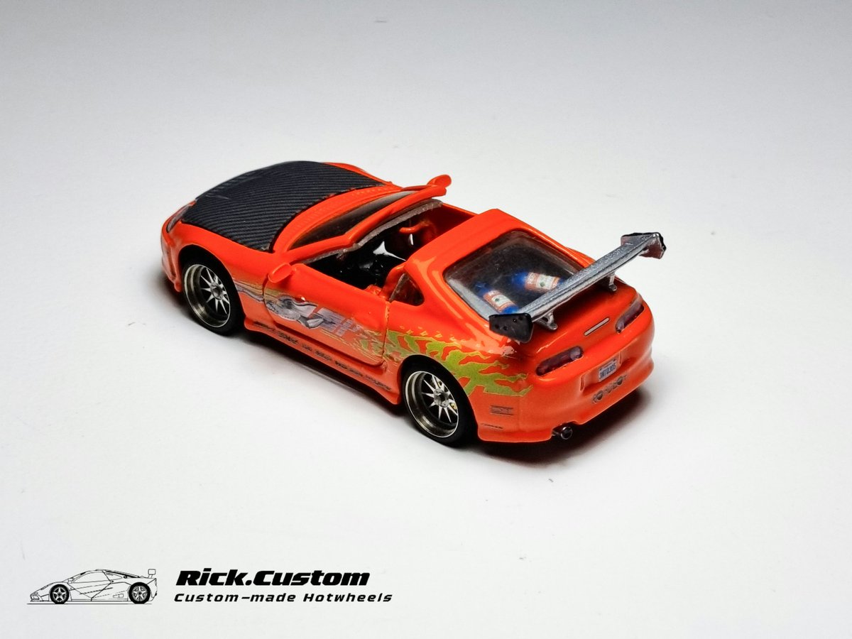 rick_custom tweet picture