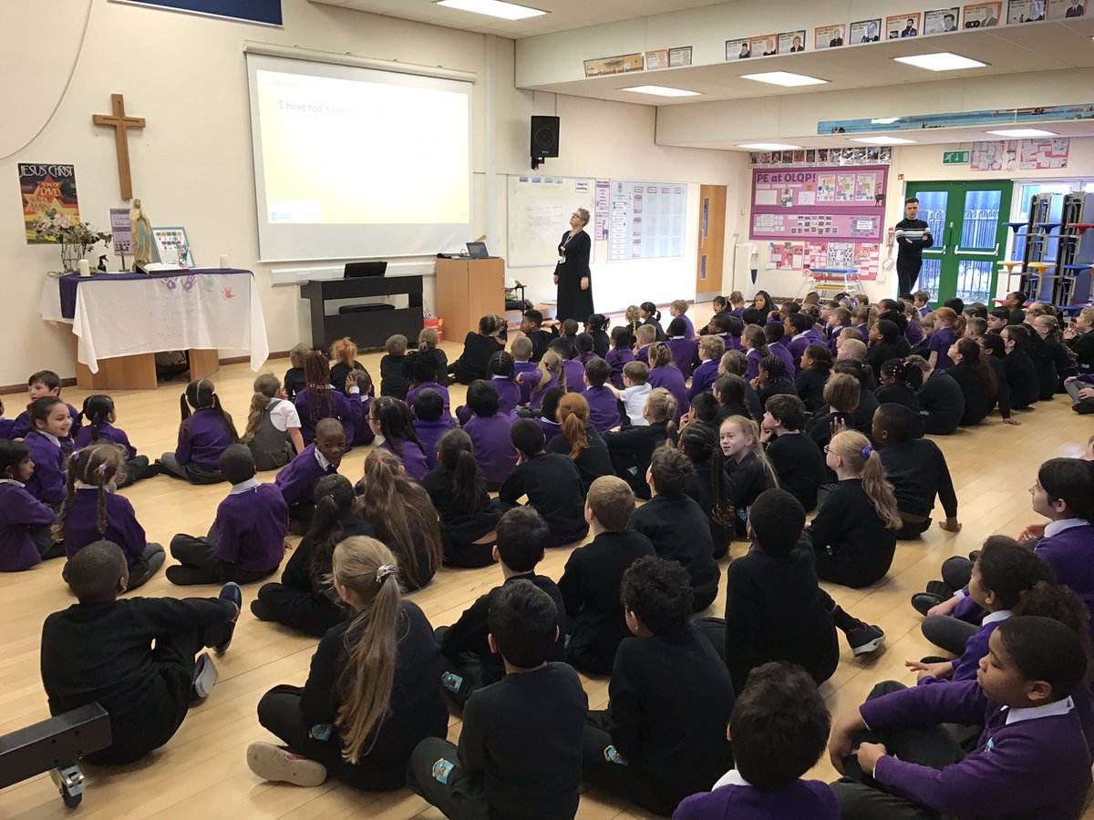 ourladyqop's tweet photo. Thank you Sarah for visiting us today to kick start our World Boom Week celebrations! 📖 The children loved your reading for pleasure assembly! @TheHiveWorcs #OLQPReading 📚 😊 https://t.co/xJHAKmYnXu