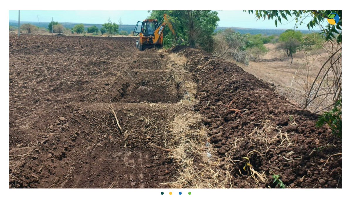 WOTRIndia's tweet image. 3/3: Beneficiary, Narayan Dinkar Kulange, has witnessed the impact firsthand. With Water Absorption Trenches, the water level in his well increased, providing ample water supply for his crops throughout the year. 🌊

#WOTR4Development #WOTRat30