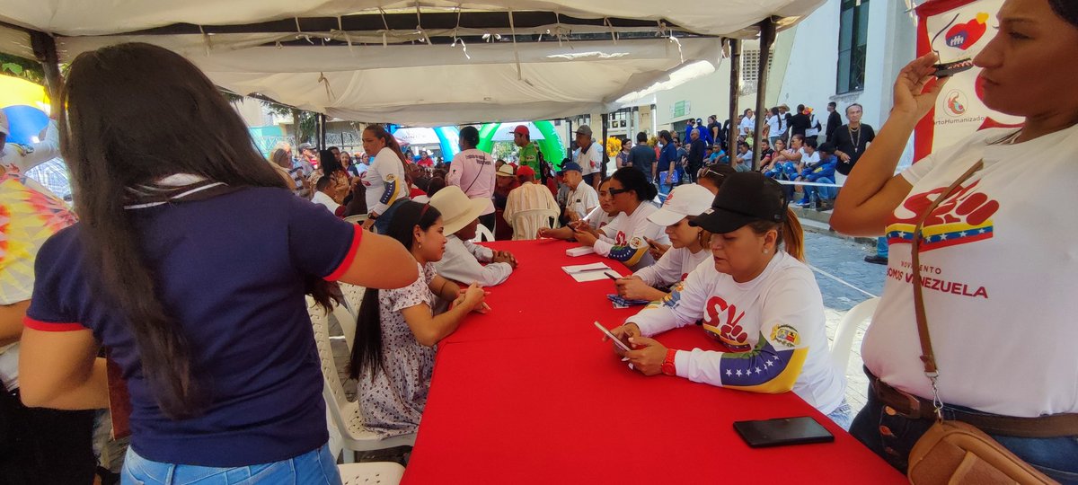 Desde nuestro estado Apure así dió inicio en los municipios San Fdo, Achaguas y Páez del registro de Cultoras y cultores a través de la nueva Gran Misión Viva Venezuela mi patria querida creada por nuestro presidente <a href="/NicolasMaduro/">Nicolás Maduro</a>
#MarzoDeVictorias
¡Un país que no se detiene!