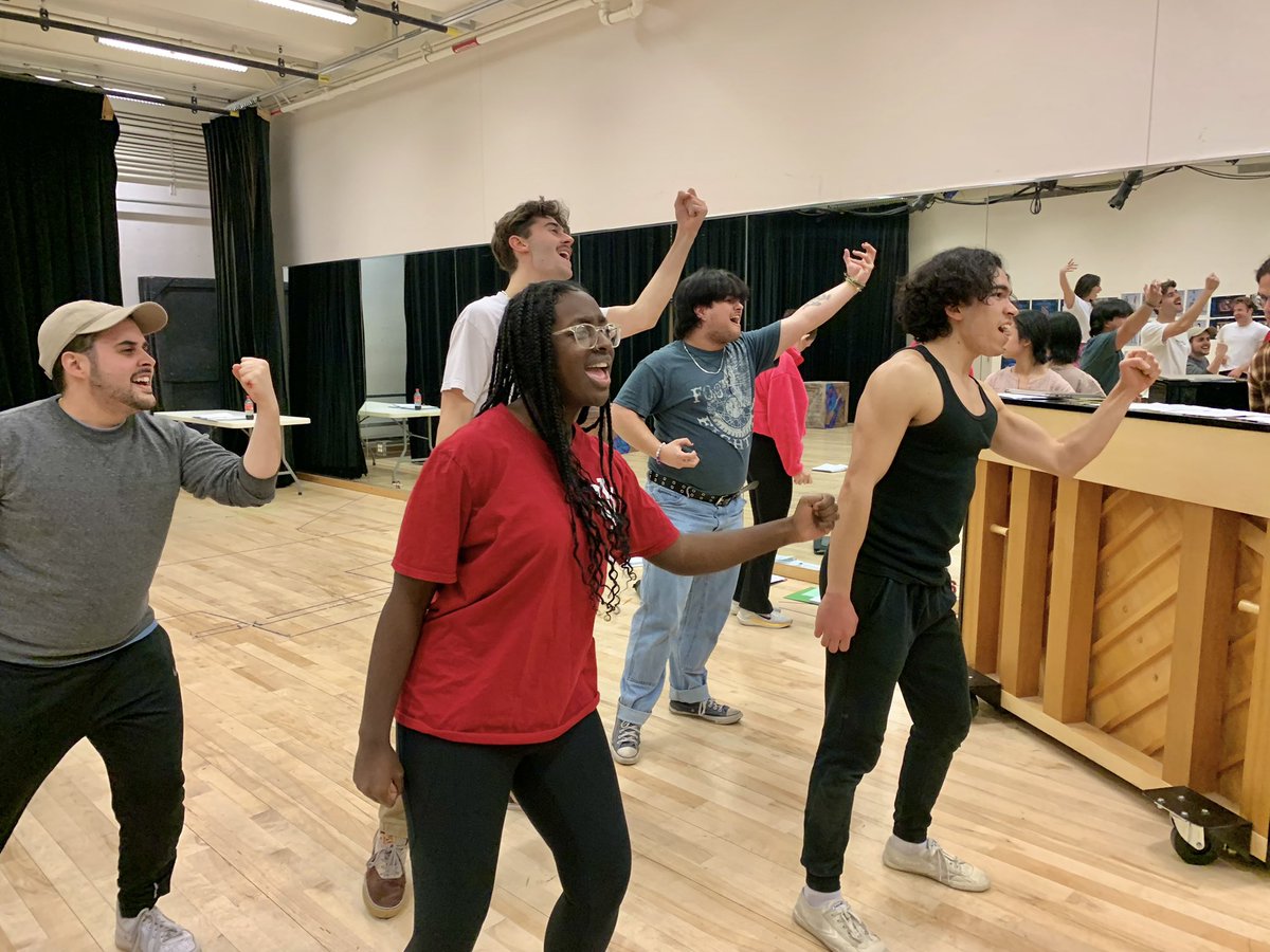 davidodavila's tweet photo. Rehearsal shots from VOX POP! https://t.co/HnDLj53JsK