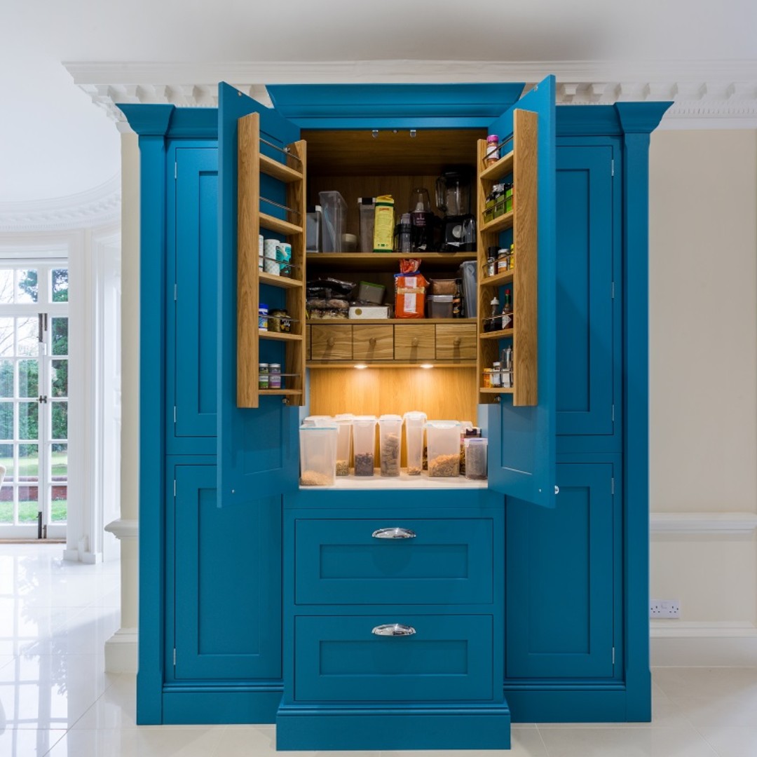 One of our favourite bespoke pantries for a fabulous pop of colour! What colour are you choosing for yours? . . . #kitchendesign #kitchendesignsussex #kitchensbespoke #eastgrinstead