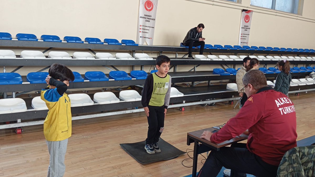 YETENEK TARAMA TESTİNE GİRDİK
Gençlik ve Spor Bakanlığının ve Millî Eğitim Bakanlığının iş birliğiyle her yıl 3. Sınıf öğrencilerine uygulanan Türkiye Sportif Yetenek Taramasına ve Spora Yönlendirme Programna Beden Eğitimi öğretmenimiz Onur ÇELİK'in öncülüğünde katılılm sağladık.