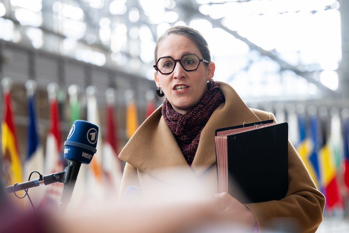 🇪🇺 With <a href="/AnneliesVl/">Annelies Verlinden</a> &amp; <a href="/Nicole_demoor/">Nicole de Moor</a> at the EU Home Affairs Council meeting today to discuss:

✈️ Strengthening the #Schengen area
🛃 Addressing #migration challenges
👮 Cracking down on drug trafficking and criminality 
🚸 Protecting children from #ChildSexualAbuse  

#EU2024BE