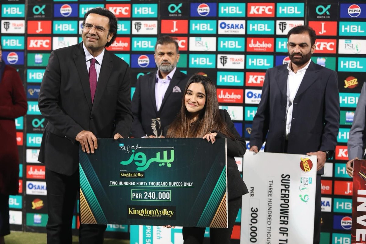 MDSVAD Alumna, Fatima Hasan Receives "Hamaray Heroes" Award by Pakistan Super League!.
Fatima's story is one that resonates deeply with anyone facing adversity.  Read More: tinyurl.com/bdzzhjsn
#BNUAlumni #BNULahore #HamaryHeroes