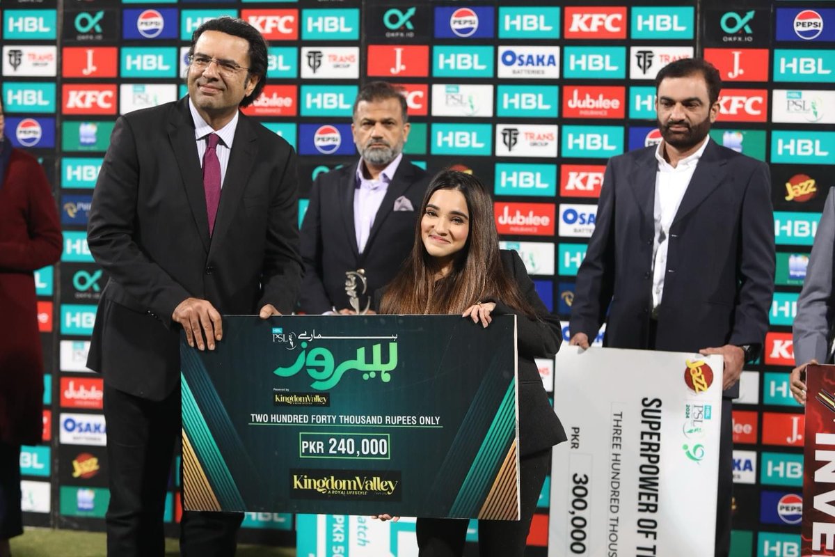 MDSVAD Alumna, Fatima Hasan Receives 'Hamaray Heroes' Award by Pakistan Super League!. Fatima's story is one that resonates deeply with anyone facing adversity. Read More: tinyurl.com/bdzzhjsn #BNUAlumni #BNULahore #HamaryHeroes