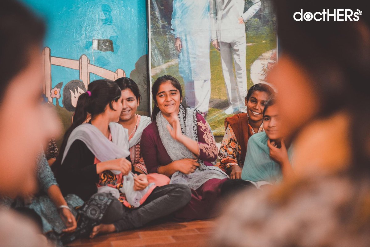 doctHERs (@docthers) on Twitter photo 📸 empowering moments from our nationwide corporate and community sessions on self-love and self-esteem.
Want to host one at your facility? Reach out: info@docthers.com
#doctHERs #EatingDisorderAwarenessWeek #WeAreNotBeingFussy #MentalHealth #HealthAndWellness #BreakTheStigma 📸 empowering moments from our nationwide corporate and community sessions on self-love and self-esteem.
Want to host one at your facility? Reach out: info@docthers.com
#doctHERs #EatingDisorderAwarenessWeek #WeAreNotBeingFussy #MentalHealth #HealthAndWellness #BreakTheStigma