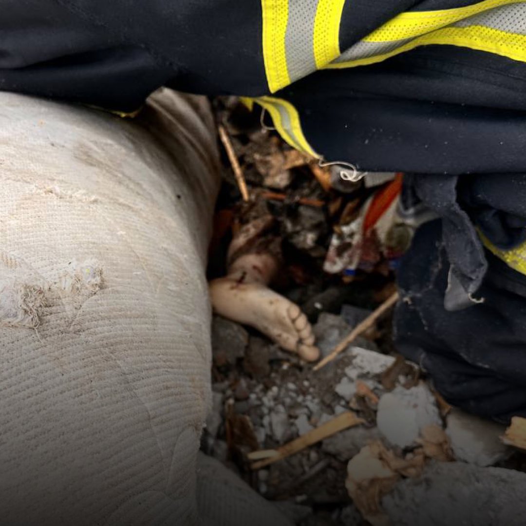 #russia_is_terrorist_state! Сергійко – 9 рочків 💔Злата – 8 рочків 💔Лізонька – 7 місяців 💔Марк – 3 рочки 💔Тимофійко – 4 місяці 💔

Вони просто хотіли жити та насолоджуватись дитинством.