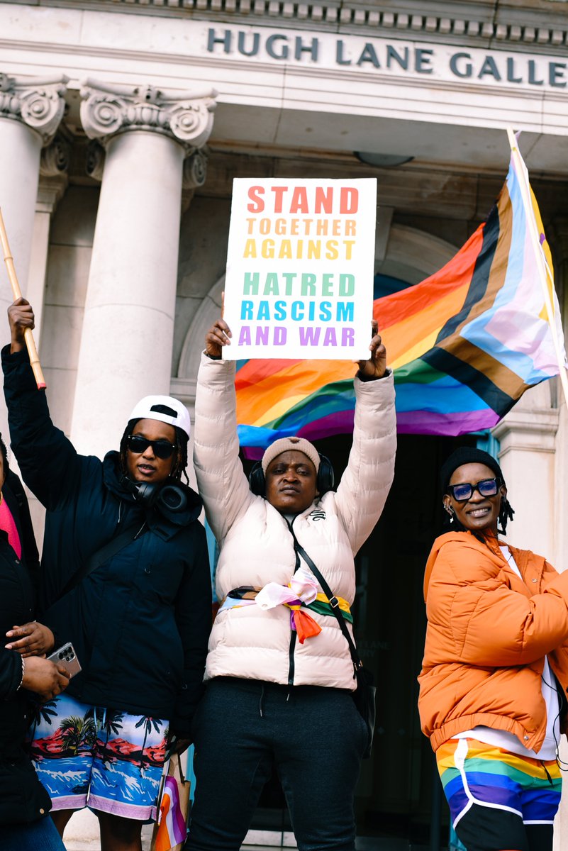 Another great display of solidarity from the people in Dublin this weekend with Saturday's demonstration. 📷 @Migu3l_Ruiz #TogetherAgainstRacism #DiversityNotDivision #StandTogether @IrishRefugeeCo @RosaSocFem @irishcongress @pb4p @accessforall7 @siptu @LeCheileDND