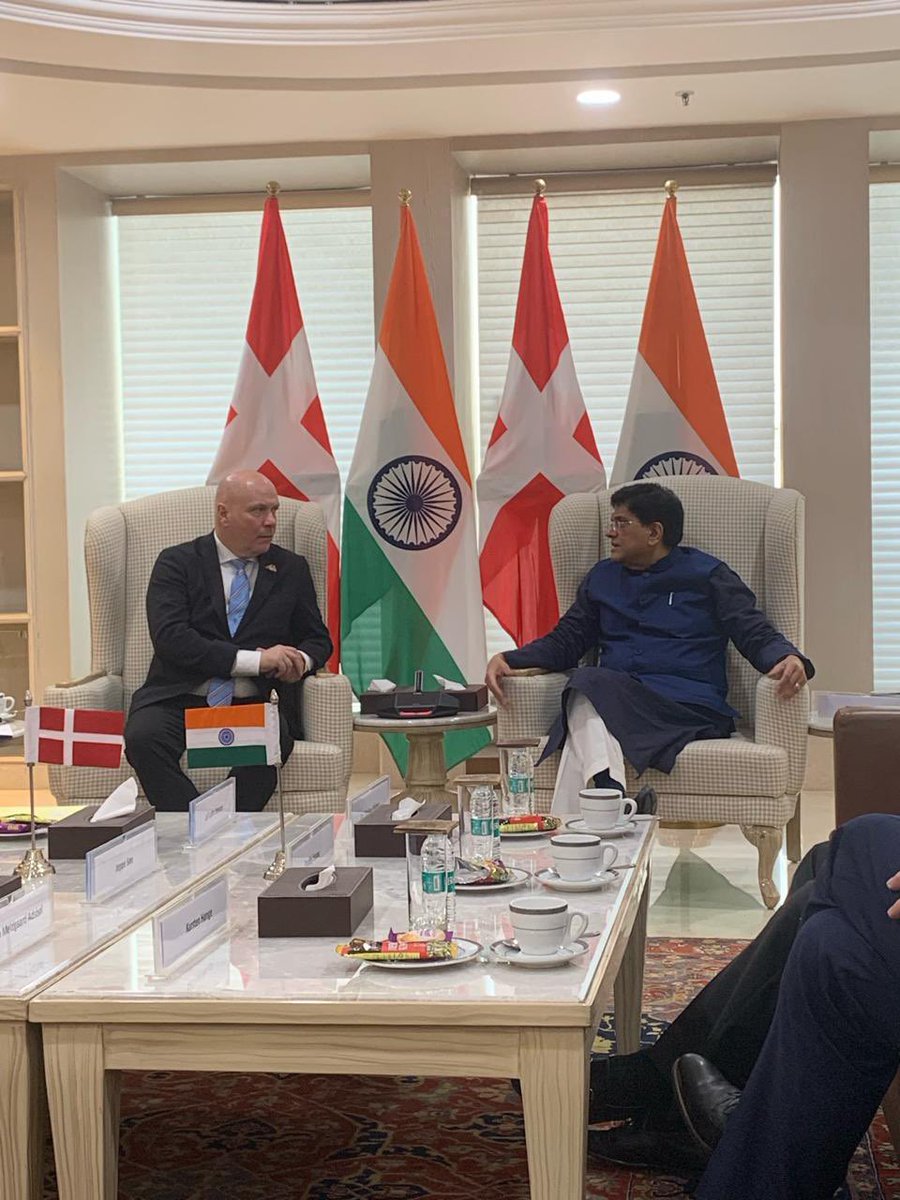 The Speaker of 🇩🇰 Parliament @SoerenGade and other members of Parliament had a fruitful meeting with 🇮🇳 Minister of Industry and Commerce Mr. @PiyushGoyal to talk about international trade. 

#GreenStrategicPartnership #IndiaDK75 #dkpol