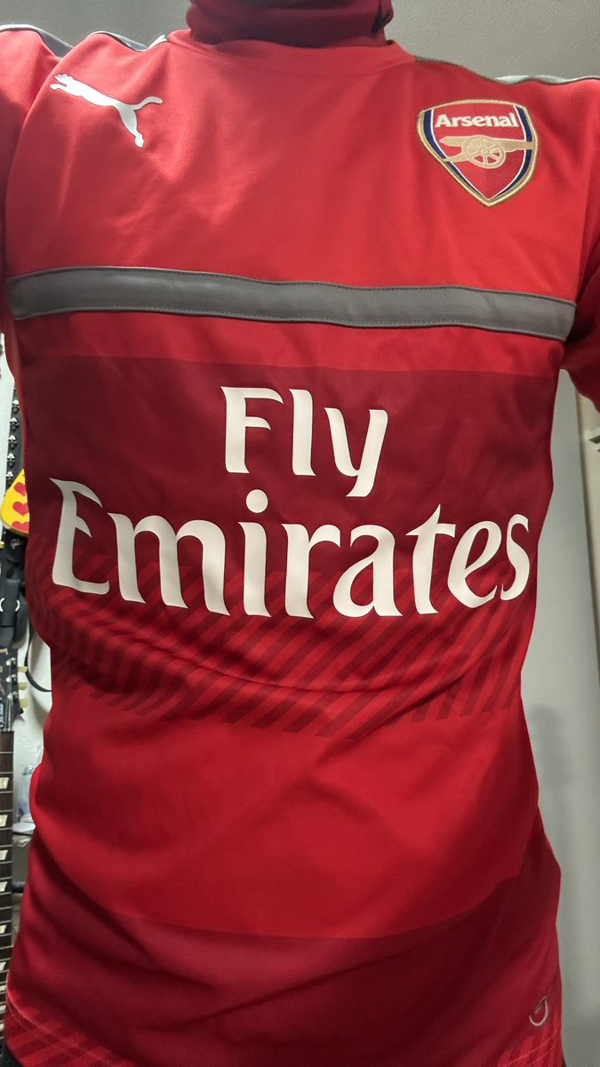 今日は🌟アーセナルでいってきました😊
Fly Emiratesって結構、欧州の有名クラブのスポンサーですけど…つい最近バンバンCMやってて、それで飛行機のシートを作る会社だったって知りましたよ💦

#arsenal #arsenalfc #england #englandpremierleague #premierleague #flyemirates #アーセナル