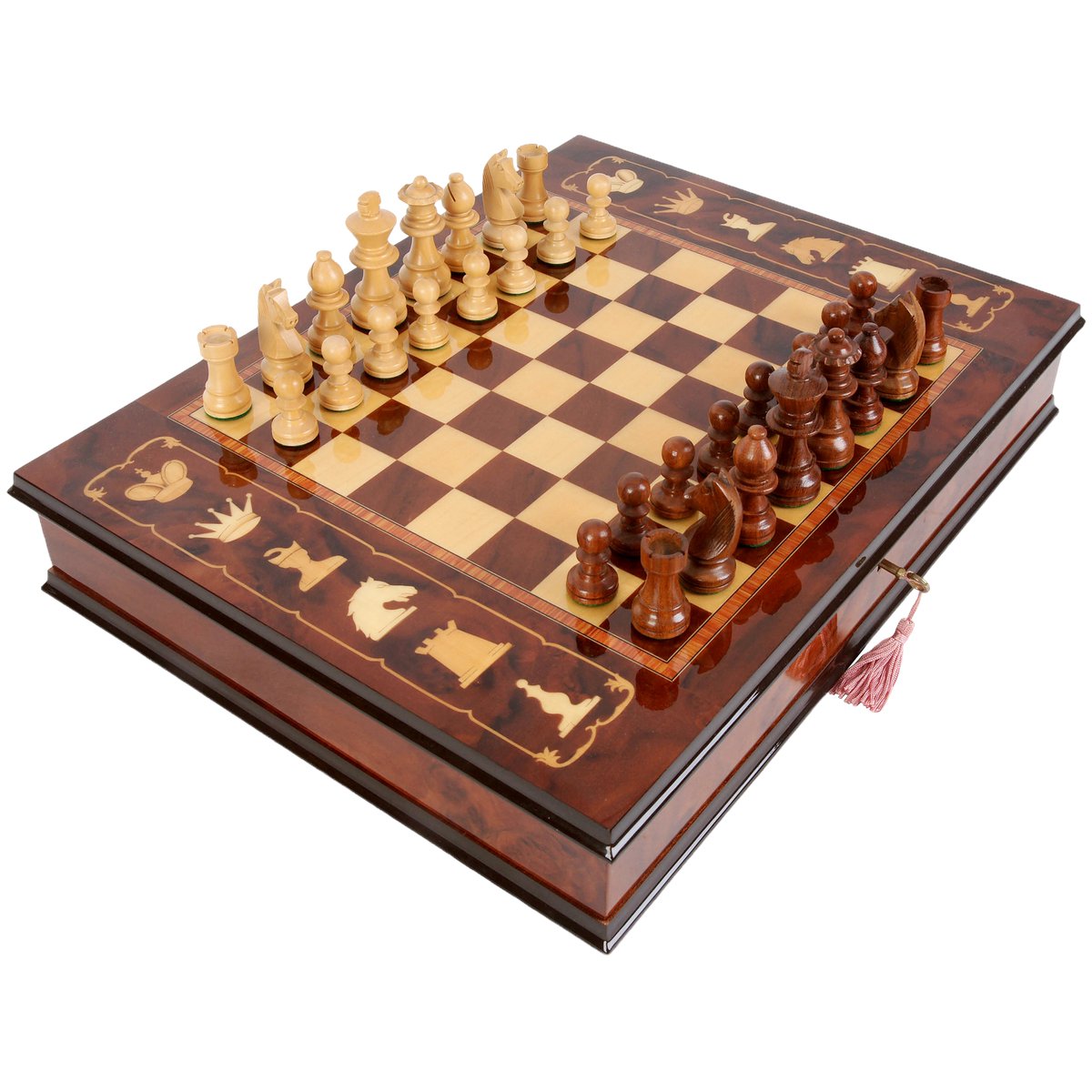 DomaAntikvariat's tweet image. Wooden chessboard with figures
⠀⁠
Artist/Maker: Giglio Asla
Place of Production: Italy, Sorrento
Date of Production: beg. of 21st century
Materials: wood
Width: 45.0 cm.
Depth: 35.0 cm.
Height: 7.5 cm.
⠀⁠
#WoodenChessboard #GiglioAsla #SorrentoItaly #domaantikvariats