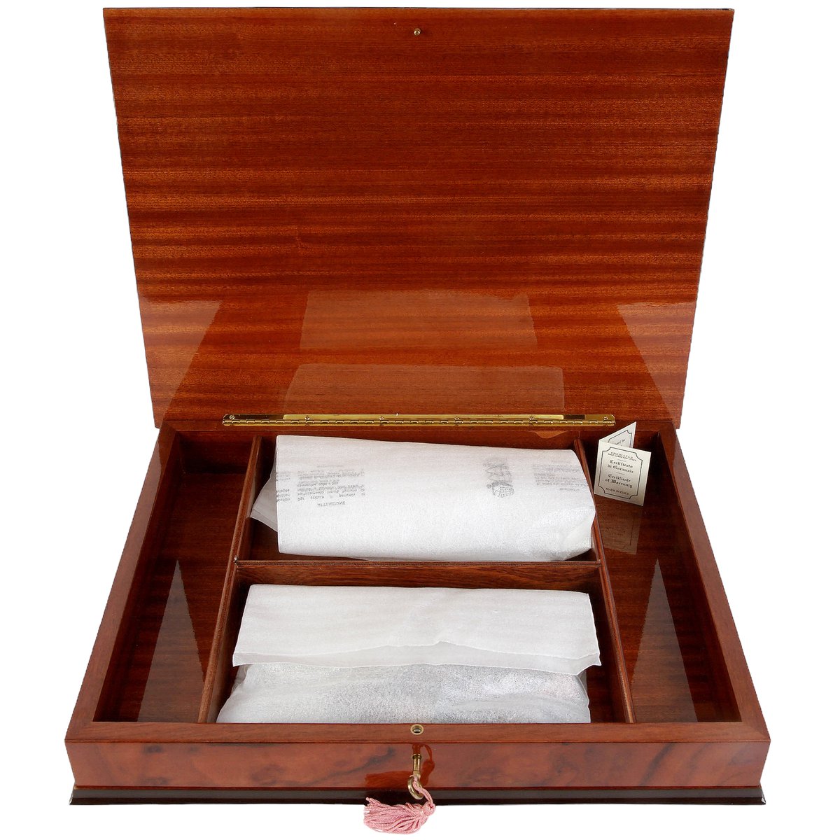 DomaAntikvariat's tweet image. Wooden chessboard with figures
⠀⁠
Artist/Maker: Giglio Asla
Place of Production: Italy, Sorrento
Date of Production: beg. of 21st century
Materials: wood
Width: 45.0 cm.
Depth: 35.0 cm.
Height: 7.5 cm.
⠀⁠
#WoodenChessboard #GiglioAsla #SorrentoItaly #domaantikvariats