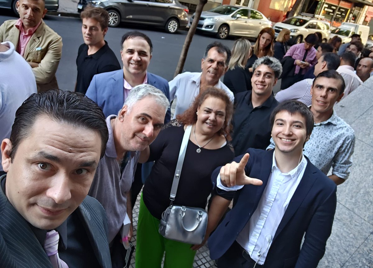 Con @EstudioPareja <a href="/MiriamNiveyro/">Miriam Niveyro</a> y <a href="/JPedroaquino/">Juan Pedro Aquino</a> estuvimos acompañando a nuestro presidente <a href="/JMilei/">Javier Milei</a> fuimos con un montón de expectativas y no nos defraudó. Épico #LLA Alte Brown.