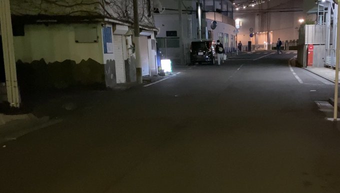 藤沢新地跡の赤線地帯を撮影しに行ったら客引きがいたので話を聞いてみた。 ネットでも検索できないピンのお店がまだ営業されていて1回1万円らしい。 「若い子はいないから〇〇って店行きな」ってあしらわれました。 とりあえず3時間前に可愛い子に抜かれたので行きません。&hellip;