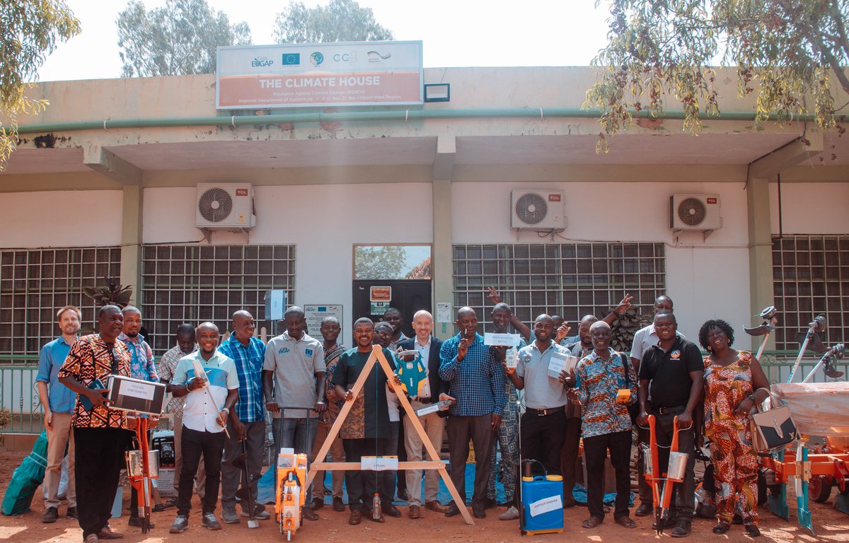 EuropeInGhana's tweet photo. Excited to hand over #ConservationAgriculture tools to Damongo Agriculture College, Babile Agricultural Research Station, & 14 districts in North-West 🇬🇭 under #EUGAP with @giz_ghana, @BMZ_Bund & @mofaghana1
Worth over GHS 650,000, the tools are to be used by Extension Officers https://t.co/GDDdCcGGPm