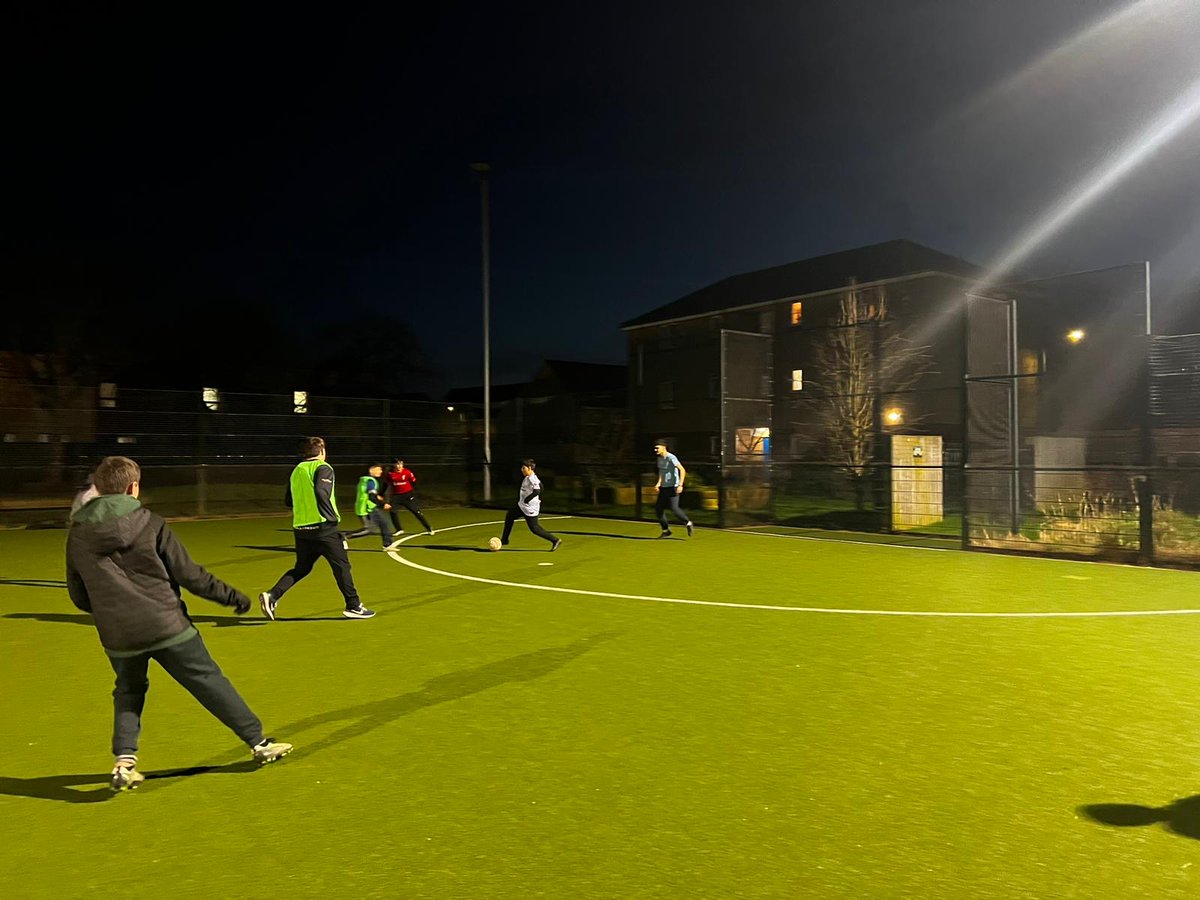 ⚽️ 𝗣𝗟𝗔𝗬 𝟮 𝗣𝗢𝗧𝗘𝗡𝗧𝗜𝗔𝗟 We're back down at the Octagon Centre this evening for our weekly Play2Potential session! 🙌 The free footballing session runs from 6-7pm every Monday, for anyone aged 11-16 years! 🤝 @HumberVPP