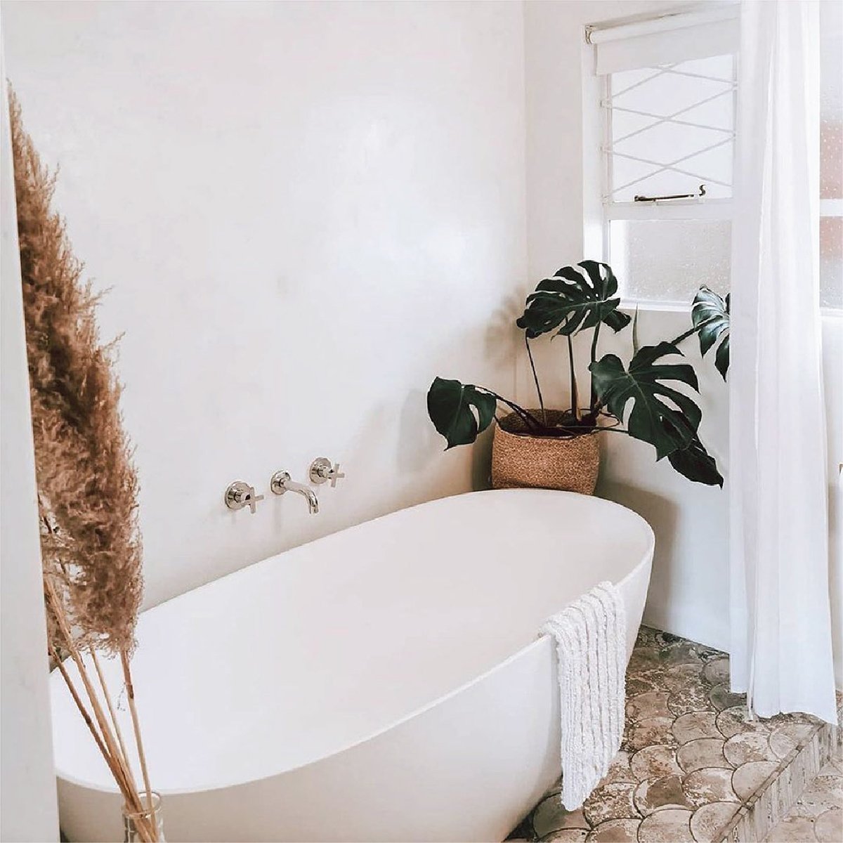 We absolutely adore seeing the awesome projects you’ve finished! Share your creations with us – we can’t wait to see what you’ve accomplished! Featured: Taylor Bath. #taylorbath #freestandingbath #bathroomremodel #bathroomdesign #bathroomdecor #homeinterior #livingstonebaths