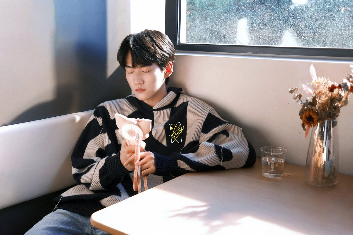BZhoukeyu tweet picture