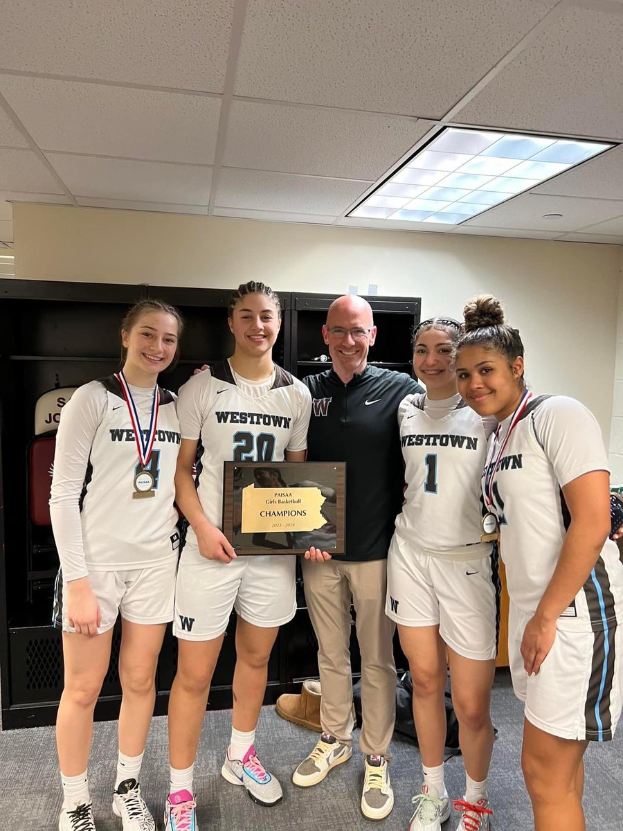 Congratulations to our back to back State Champions at Westtown School @atleevanesko3 2026, @palmerjordyn20 2027, Coach @A3Hoops Greg Alessandroni @jessiebuckets 2027 and @olivia_jones_44 2025