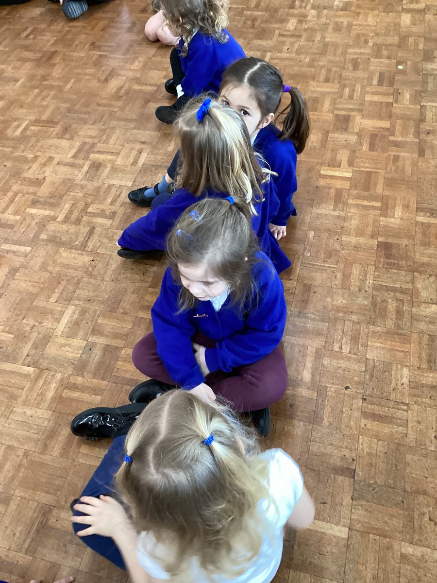 Reception had a great morning in their storytelling workshop with Just Soph <a href="/SophiaHatfield/">Sophia Hatfield</a> #worldbookweek