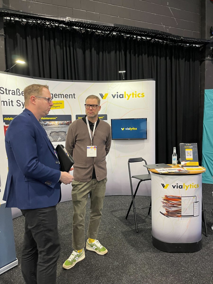 🌟 Rückblick auf den Smart City Summit 2024 in Mönchengladbach! 
Am 28. und 29. Februar, waren unsere vialytics Spezialisten Felix Guse und Stephan Lee im Zentrum innovativer Stadtentwicklung. 🚀
#SmartCitySummit2024 #Mönchengladbach #Straßenmanagement #Digital #KI #Innovation
