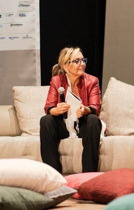 Con grande dolore ci uniamo alla famiglia di Claudia.
Che il suo esempio luminoso e  la sua determinazione nel promuovere il bene comune, rimanga vivo nei nostri cuori e continui a guidarci nel perseguire un mondo migliore.
Ciao Claudia.
#InMemoriaDiClaudiaFiaschi