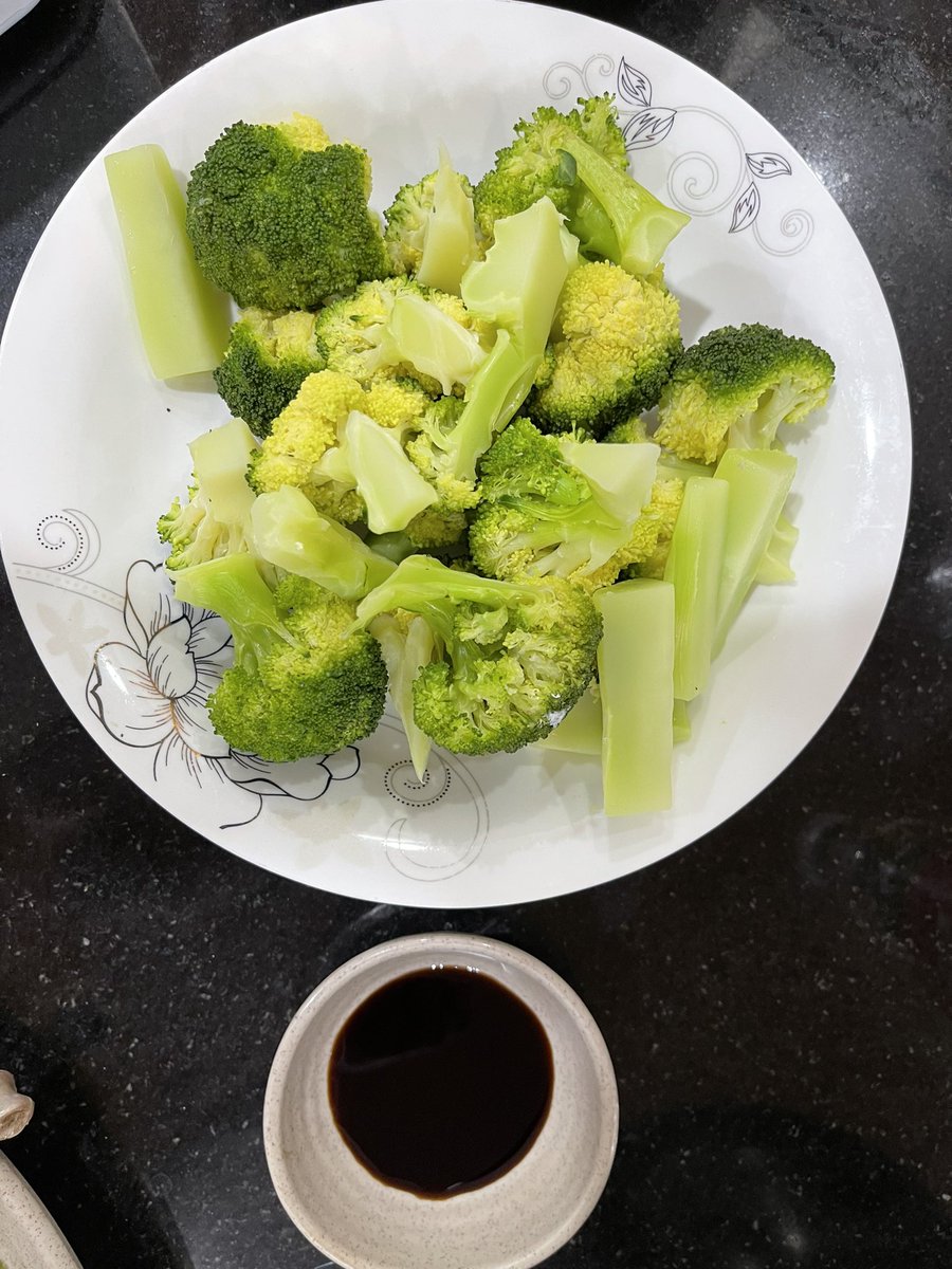 Tran_Tien_Dat39's tweet photo. Tưởng ko ngon mà ngon ko tưởng. Nên thử nhé cả nhà! https://t.co/HyLxioeIos