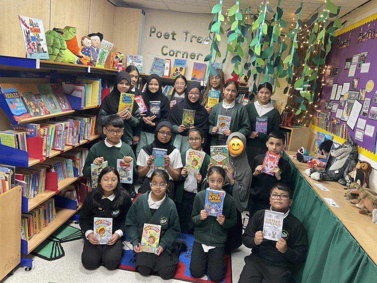 Year 6 Horowitz had a fantastic time at our Madeleine Lindley book shop with @teacher_books. They all got to choose their own book to take home and add to their Harmony Trust bookshelf 📚 #ReadAchieveSucceed
