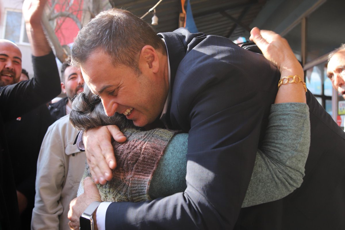 Savaştepe'de unutulmaz bir gün yaşadık! ❤️

Kalbimiz Savaştepe'nin coşkusuyla, hemşehrilerimin gösterdiği büyük sevgi seli ile doldu taştı.

Çiftçimize, et ve süt üreticimize sağlayacağımız destek programlarımızla üretimi teşvik ederek tarımsal kalkınmanın önünü açacağız.

Adil,