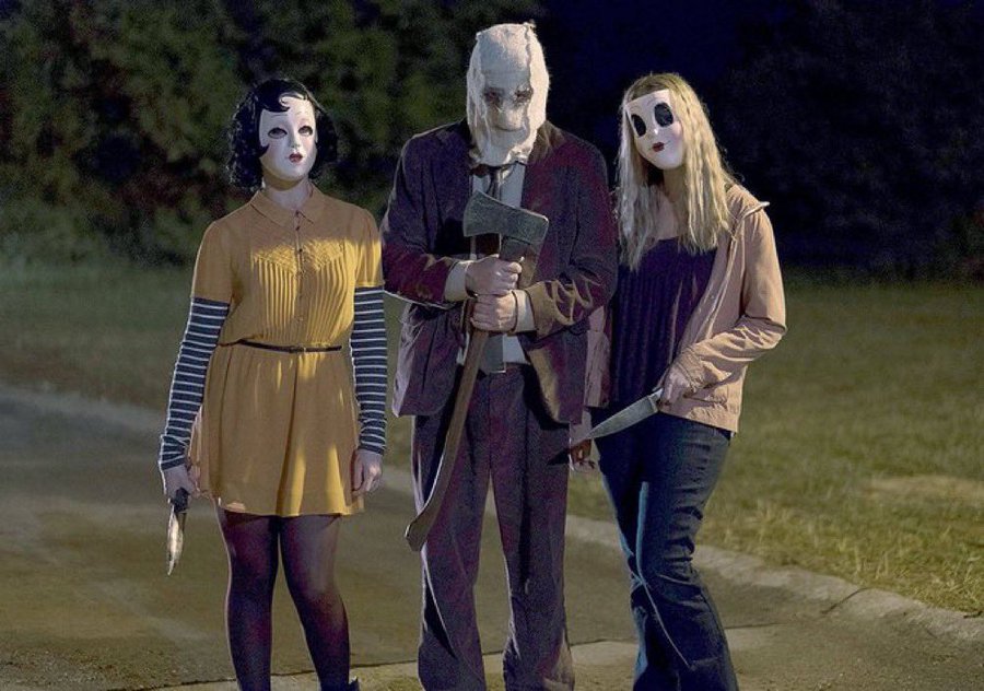 nada me tira da cabeça que os estranhos são 3 usuários do twitter que cansaram das humilhações e um dia resolveram AGIR
quem nunca?