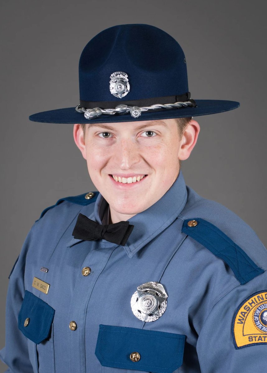 On behalf of #VPD our heartfelt condolences to the family, friends & colleagues of @wastatepatrol Trooper Christopher M. Gadd who was tragically killed in the line of duty this weekend in #Marysville, WA. Your #PoliceFamily mourns with you #WSP #LODD #EOW @VancouverPD