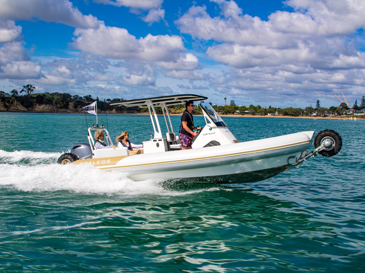 pbboatshow tweet media